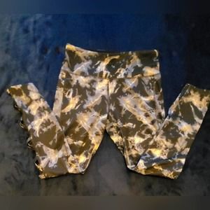 Vogo Athletica Purple Classic Women's Medium Capri Stretch Leggings